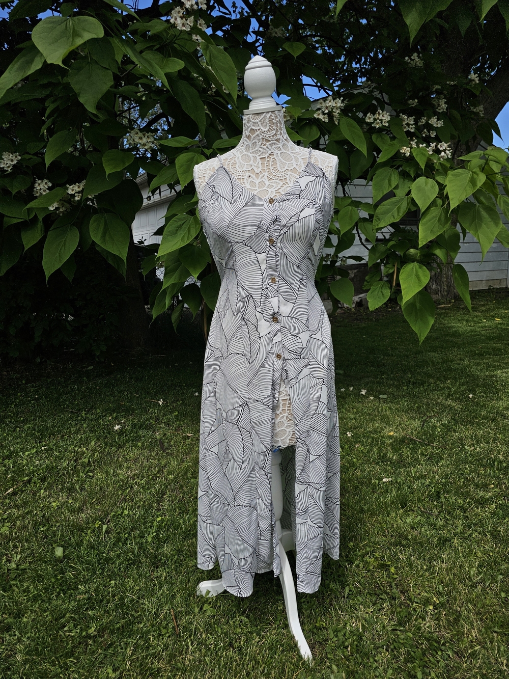 Button-Front Leaf Print Maxi Dress in White and Black
